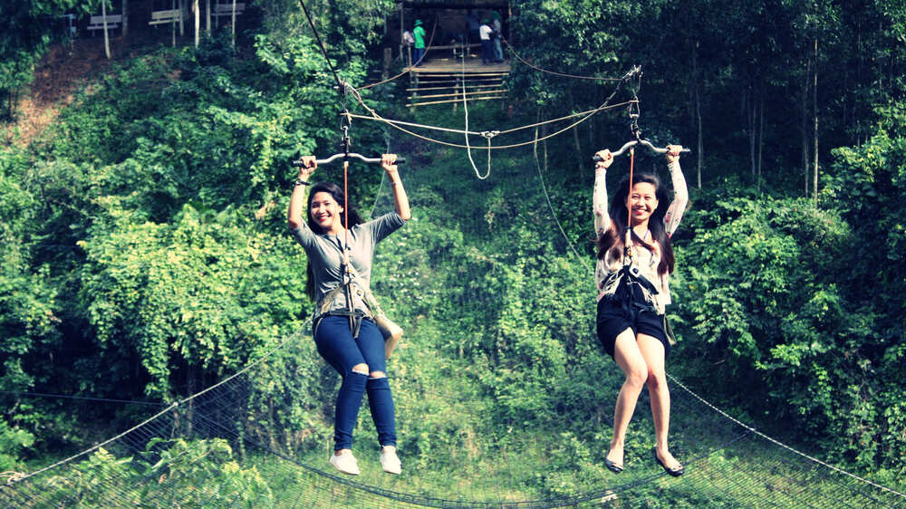 Đu dây Zipline - thử thách lòng can đảm và tận hưởng cảm giác tự do (Ảnh: Sưu tầm internet)