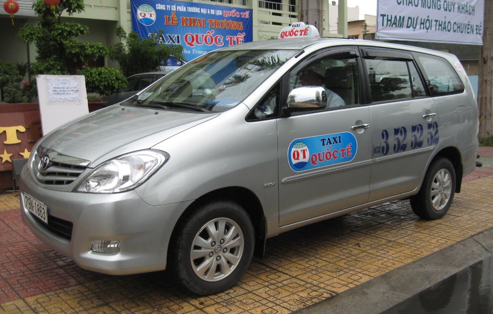 Dịch vụ taxi truyền thống với giá cả phải chăng, tài xế nhiệt tình 