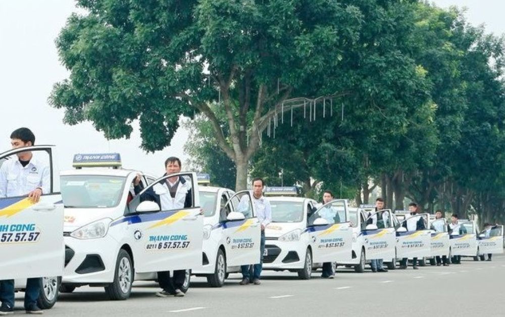 Taxi Thành Công Hà Nam triển khai đội xe 4 chỗ sang trọng để phục vụ khách hàng (Ảnh: Sưu tầm Internet)