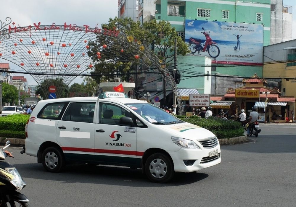 Đặt Taxi Vinasun Vị Thanh nhanh chóng, an toàn (Ảnh: Sưu tầm Internet)