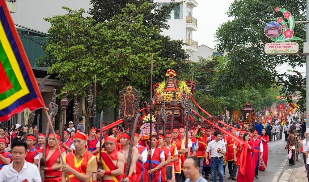 Lễ hội tổ chức hàng năm tại chùa Tây Phương