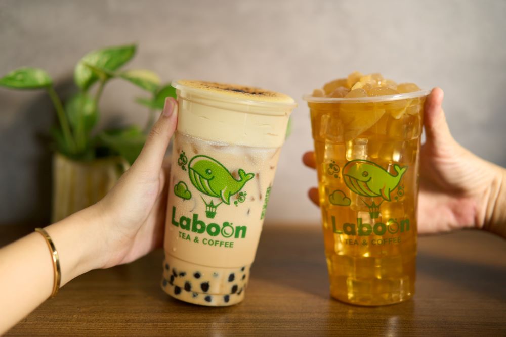 Dòng trà tại Laboon đa dạng, có nhiều topping như trân châu, thạch, hạt nổ củ năng… (Ảnh: laboontea.com)