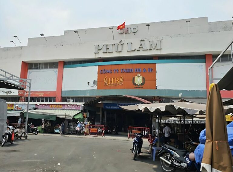 Chợ Phú Lâm