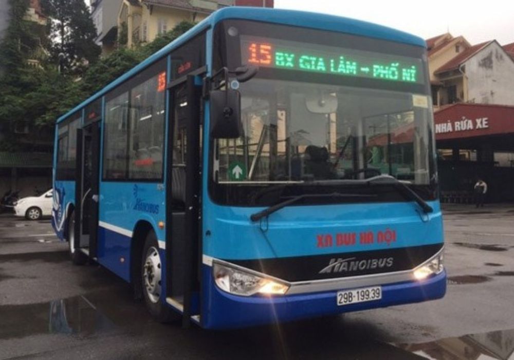 Xe bus công cộng đến Bản Rõm cũng là lựa chọn tuyệt vời (Ảnh: Sưu tầm Internet)