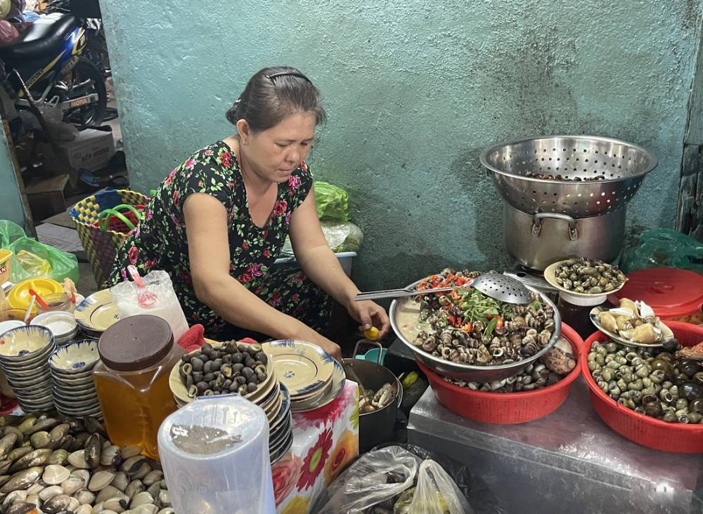 Quán ốc chị Thương bán lâu năm, được nhiều thực khách yêu thích và quay lại (Ảnh: Sưu tầm Internet)