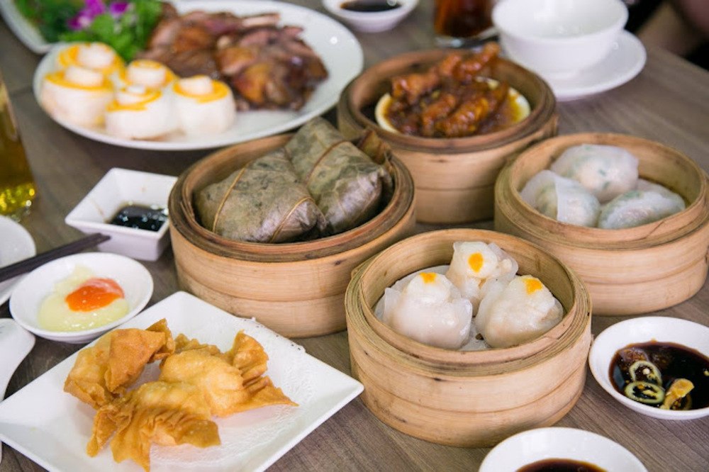 Thực đơn phong phú với dimsum tươi ngon, đặc biệt là há cảo tôm và xíu mại (Ảnh: Sưu tầm Internet)