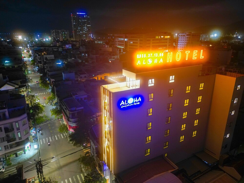 ALOHA Hotel mang đến không gian thoải mái, dịch vụ chu đáo với mức giá phải chăng cho chuyến du lịch tiết kiệm (Ảnh: Sưu tầm internet)