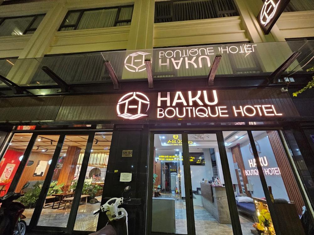 Khách sạn HAKU Boutique Hotel Tuy Hòa nhìn từ bên ngoài 