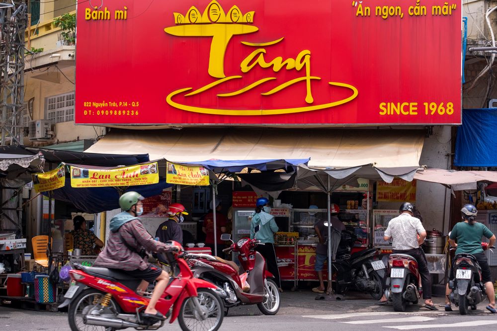 Tiệm bánh mì Tăng nổi danh tại Sài Gòn (Ảnh: Saigoneer.com)