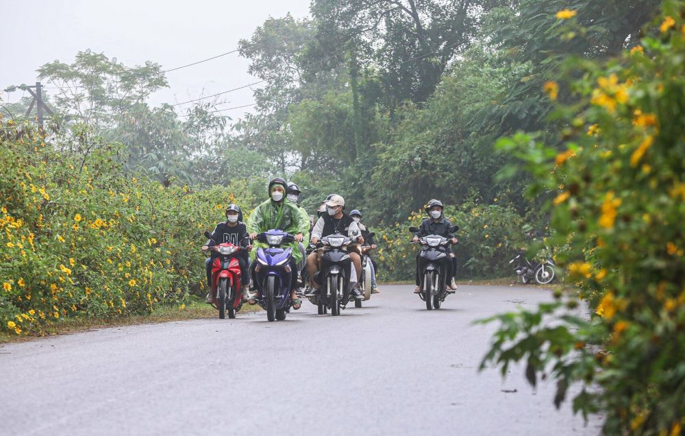 Xe cá nhân là phương tiện di chuyển tiện lợi khi bạn muốn đến thăm vùng Ba Vì (Ảnh: Báo Giao Thông) 