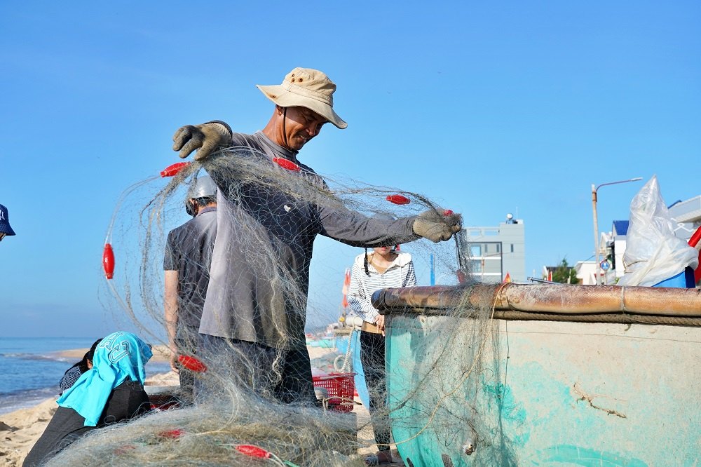 Trải nghiệm đánh bắt cùng ngư dân vào mỗi buổi sáng 