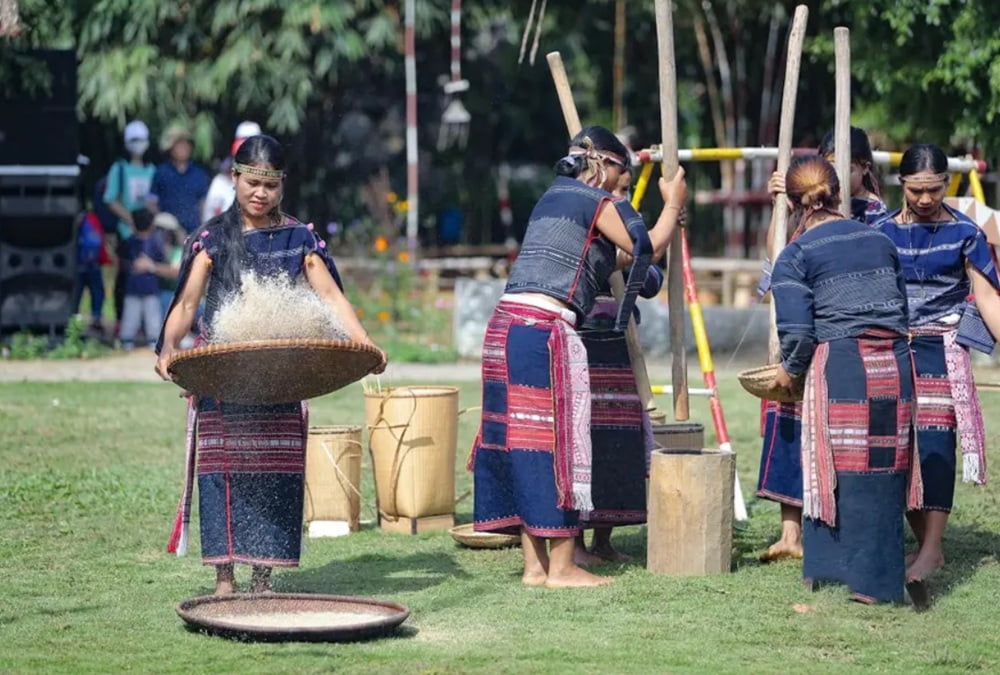 Ghé thăm Kon Von, du khách có thể hòa mình vào không gian văn hóa giàu bản sắc của người Ba Na 