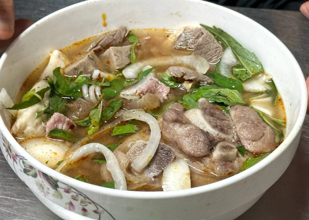 Bún Bò Huế 14B đã được Michelin vinh danh quán ngon, giá rẻ (Ảnh: Sưu tầm Internet)