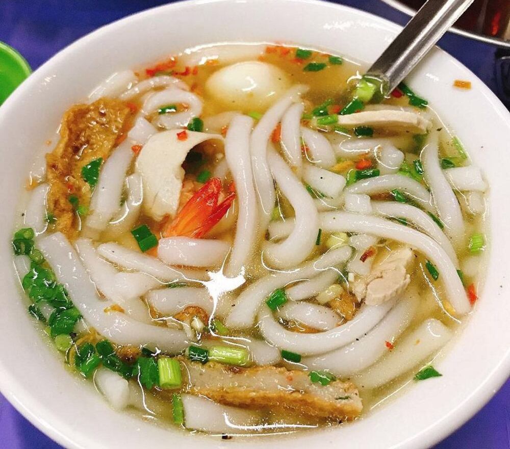 Với hương vị đậm đà, bánh canh Quy Nhơn mang đến trải nghiệm ẩm thực miền Trung đầy ấm áp và dễ chịu (Ảnh: Sưu tầm internet)