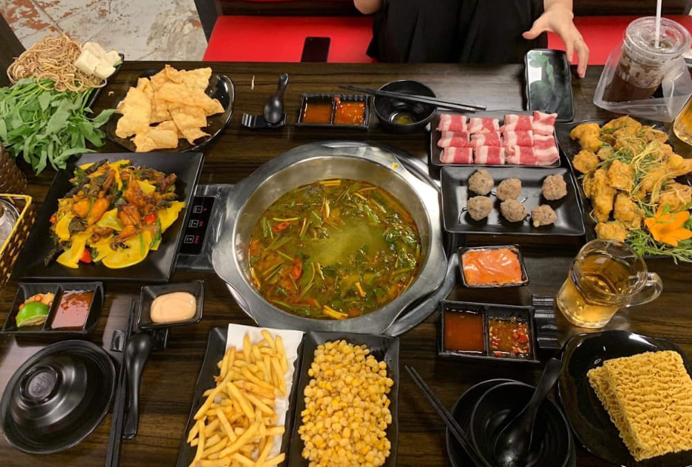 Lẩu nướng thường được bán vé theo combo buffet (Ảnh: Google Maps)