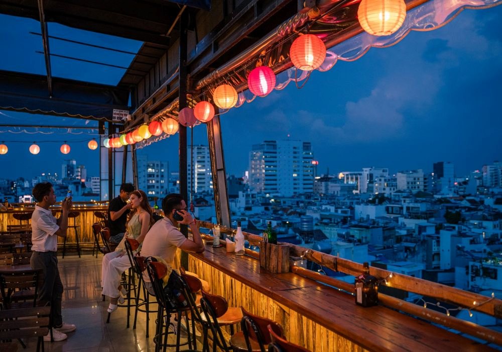 Lang Thang Rooftop sở hữu tầm nhìn không giới hạn (Ảnh: Lang Thang Rooftop)