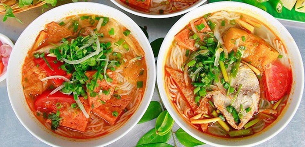 Bún Quy Nhơn, hòa quyện giữa vị ngọt thanh của nước dùng và sự tươi ngon của hải sản, khiến thực khách khó lòng cưỡng lại (Ảnh: Sưu tầm internet)