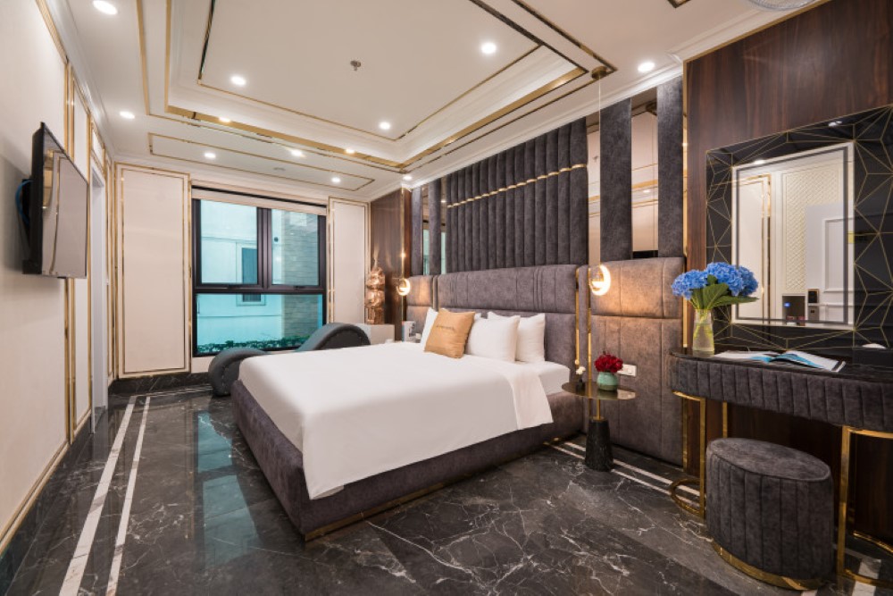 Phòng nghỉ tại Romeo Hotel Villa được thiết kế sang trọng