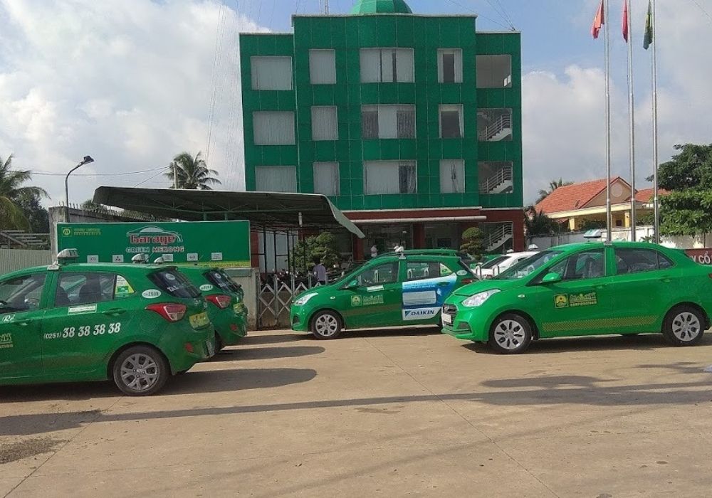 Đội ngũ xe Taxi Mai Linh sẵn sàng phục vụ bạn 24/7 (Ảnh: Sưu tầm Internet)