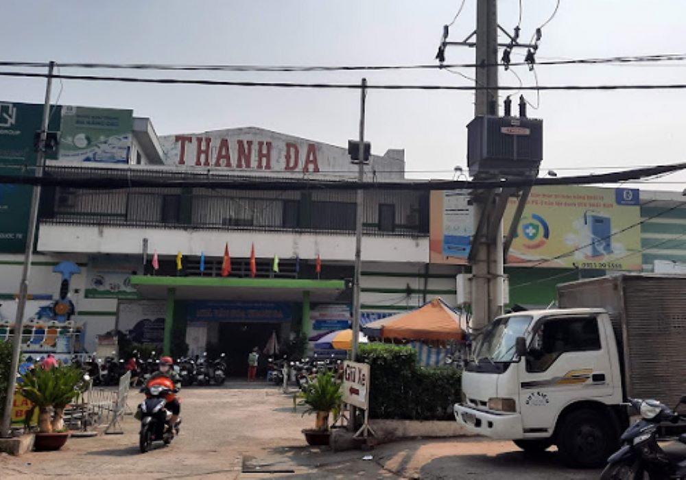 Chợ Thanh Đa cung cấp đa dạng mặt hàng phục vụ nhu cầu mua sắm hàng ngày 
