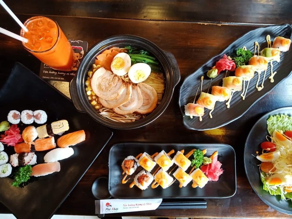 Phố Nhật Quán chiêu đãi thực khách với những loại sushi đa dạng (Ảnh: Facebook  Phố Nhật Quán - Quận 4)