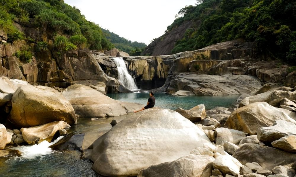 Vực Phun gắn liền với câu chuyện từ thuở xa xưa do dân gian truyền lại (Ảnh: Điệu Võ)