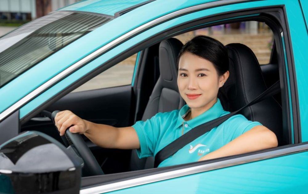 Lái xe điện hiện đại, trải nghiệm công nghệ Xanh cùng Xanh SM taxi (Ảnh: Xanh SM)