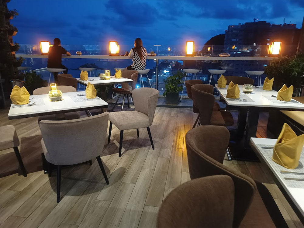 Sky Buffet Vũng Tàu có tầm nhìn ra biển cực đẹp (Ảnh: Chen Ourway)