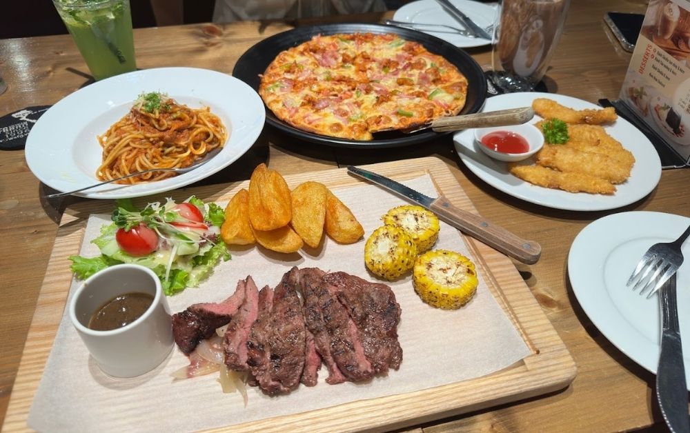 Mỳ ý, pizza, bò bít tết là combo nên gọi tại Al Fresco’s 