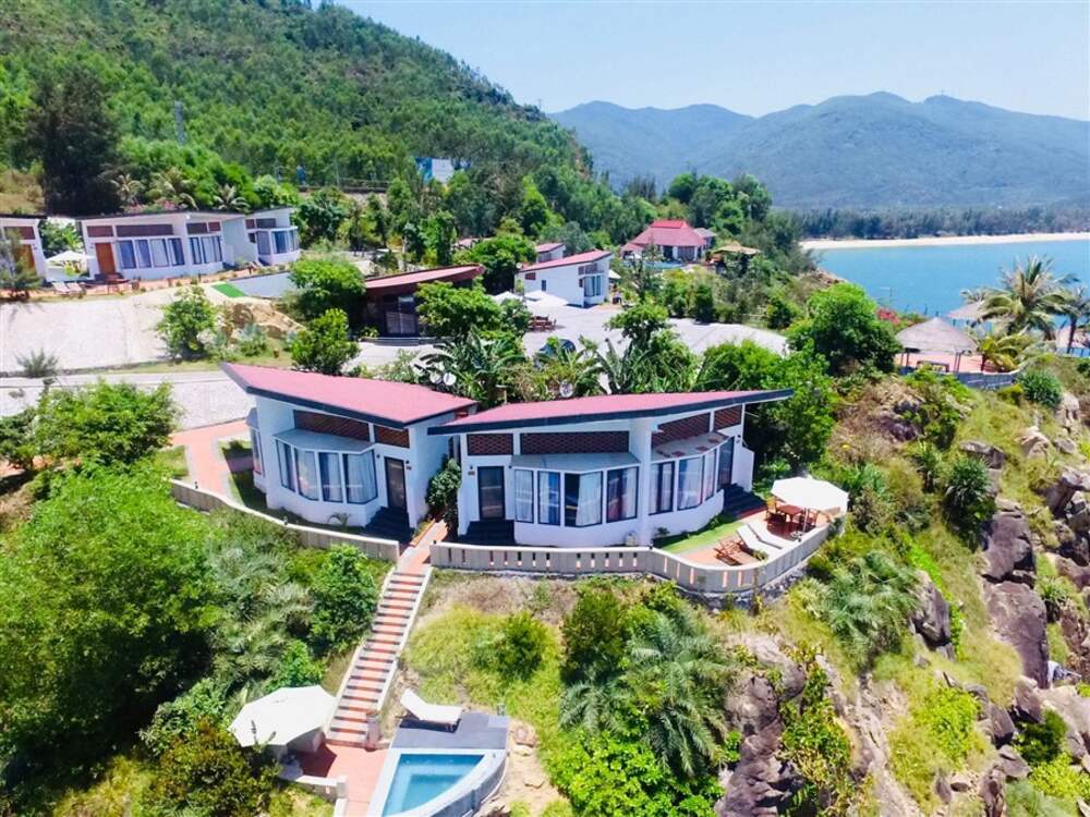 Aurora Villa & Resort Quy Nhơn là nơi lý tưởng để tận hưởng kỳ nghỉ dưỡng thư giãn, tận hưởng vẻ đẹp hoang sơ và không gian sang trọng giữa lòng Quy Nhơn (Ảnh sưu tầm internet)