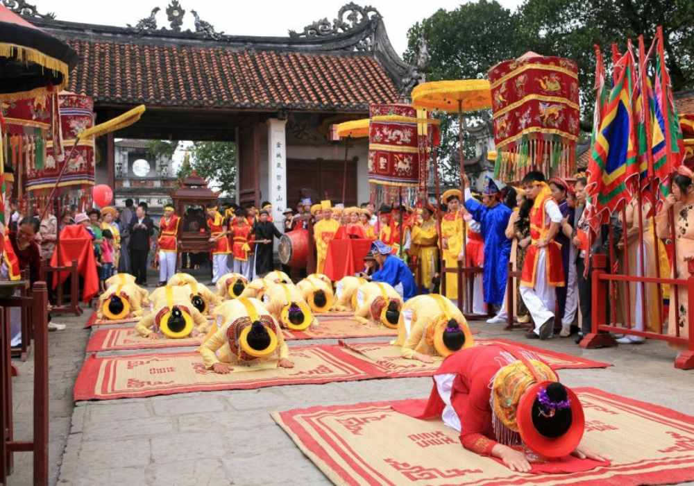 Lễ hội truyền thống khơi gợi tình đoàn kết, gắn bó của dân tộc Việt Nam ta (Ảnh: Sưu tầm Internet)