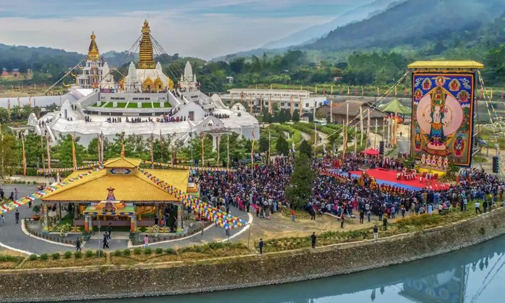 Đại Bảo Tháp Mandala Tây Thiên hùng vĩ, tráng lệ khi nhìn từ xa (Ảnh: Visitvinhphuc.com)