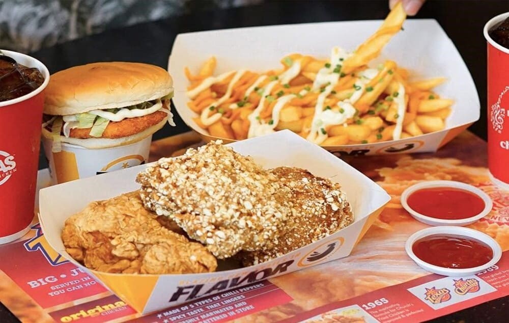 Combo gà rán kết hợp với khoai tây chiên tại Texas Chicken 