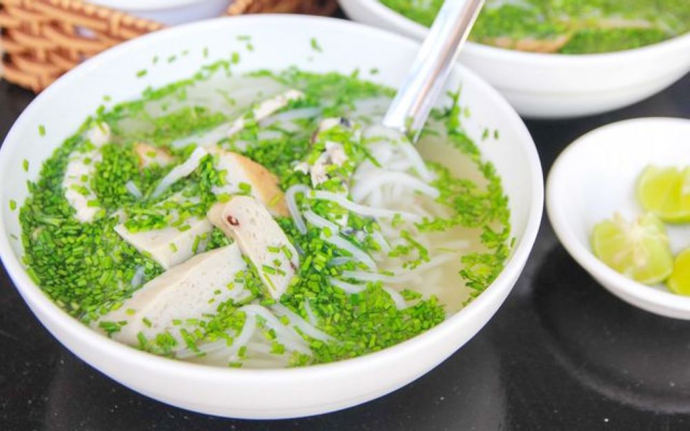 Bánh canh hẹ Thành Tâm là một trong những quán ăn nổi tiếng tại Phú Yên