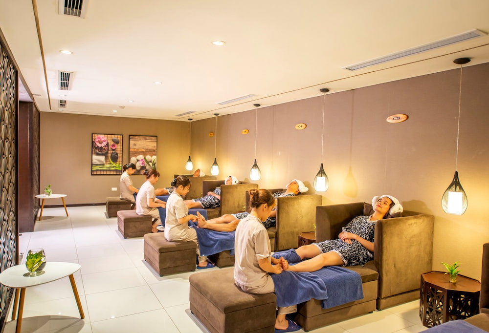 Cùng đắm mình trong hương thơm thanh mát và tiếng nhạc du dương tại May Spa 