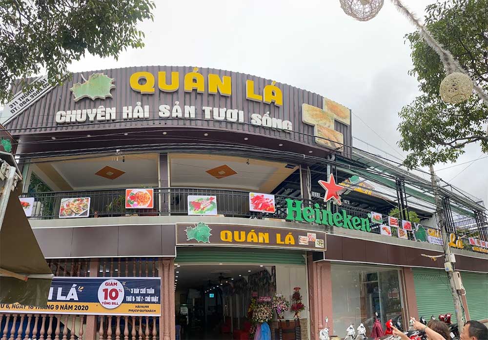 Bên ngoài của Quán Lá (Ảnh: Quán Lá)