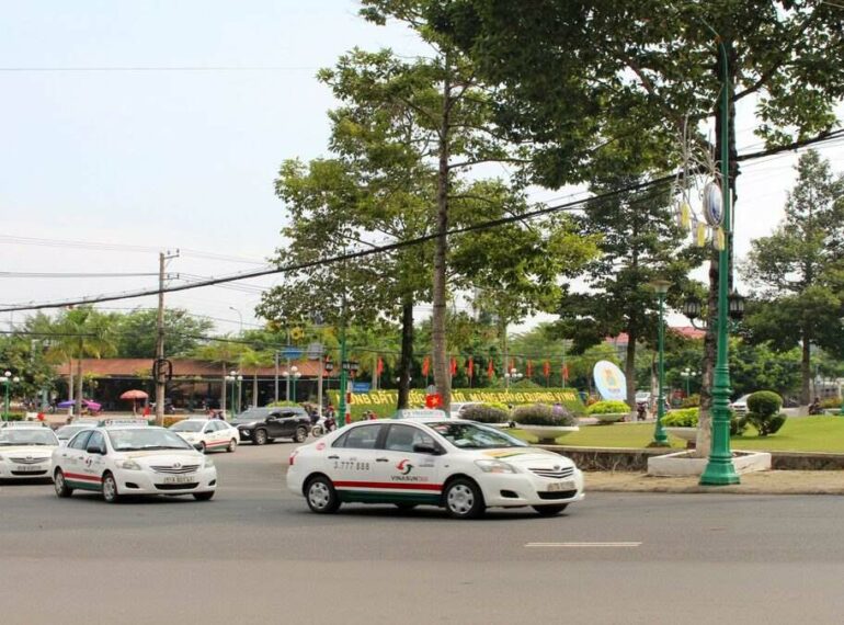 Taxi Tân Châu