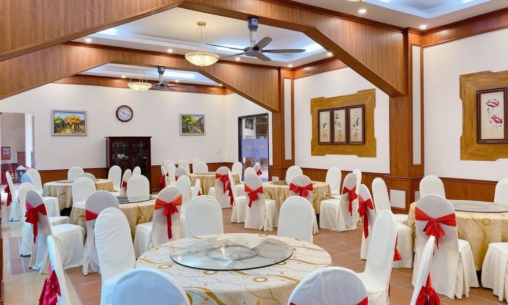 Ngoài cảnh quan tuyệt đẹp, Resort Ao Vua còn chinh phục du khách bằng trải nghiệm ẩm thực độc đáo