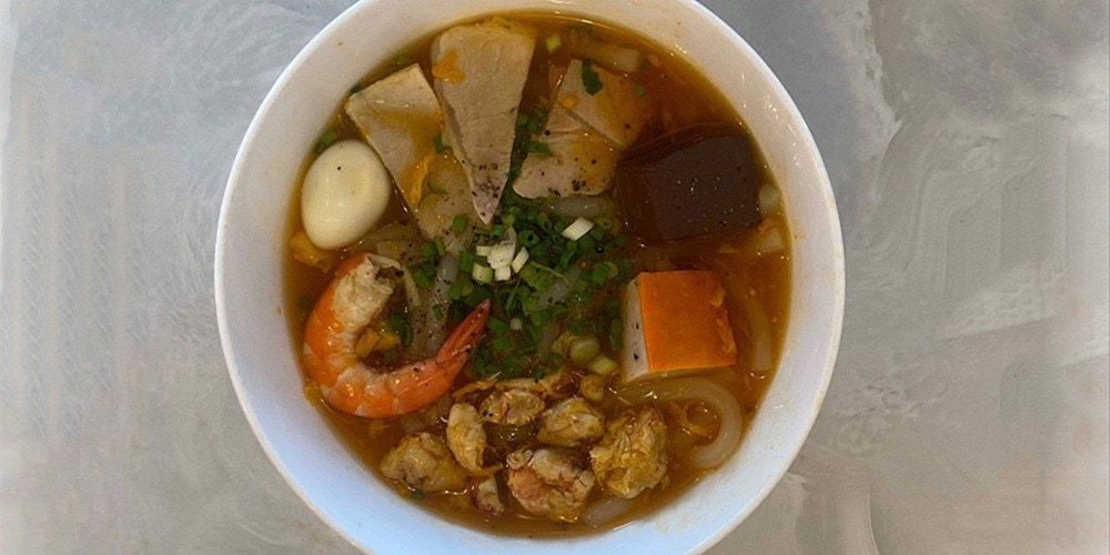 Sợi bánh canh mềm dai vừa phải (Ảnh: Shopee Food Bánh Canh Cua Ngọc Trinh - Tân Vĩnh)