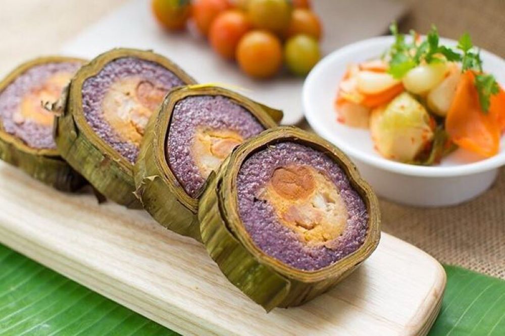 Bánh tét Trà Cuôn là món ăn đặc sản Trà Vinh nổi tiếng