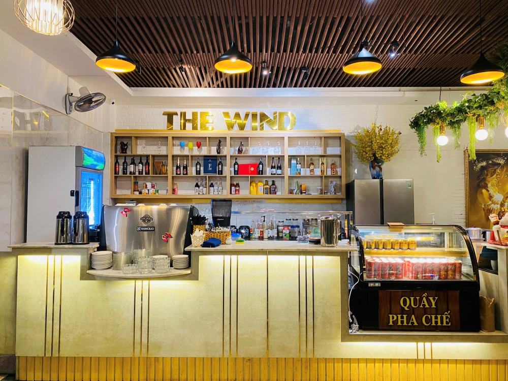 Quầy pha chế của The Wind Coffee & Bistro