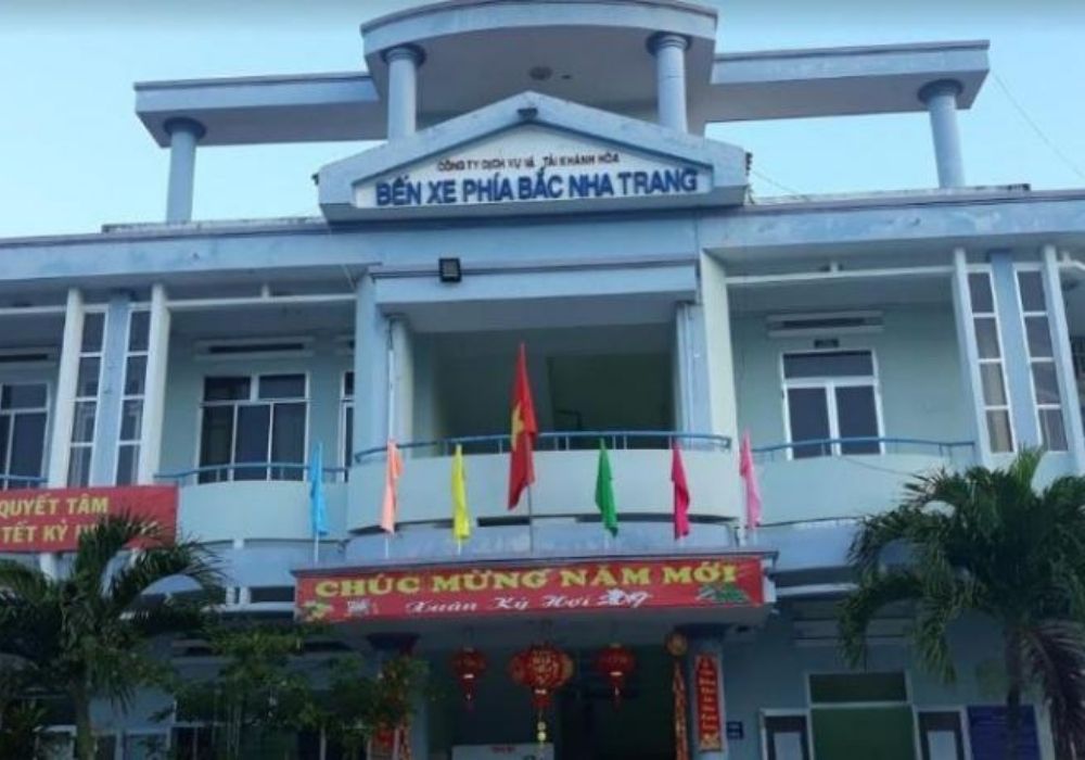 Hình ảnh trước cửa khu vực bán vé tại bến xe