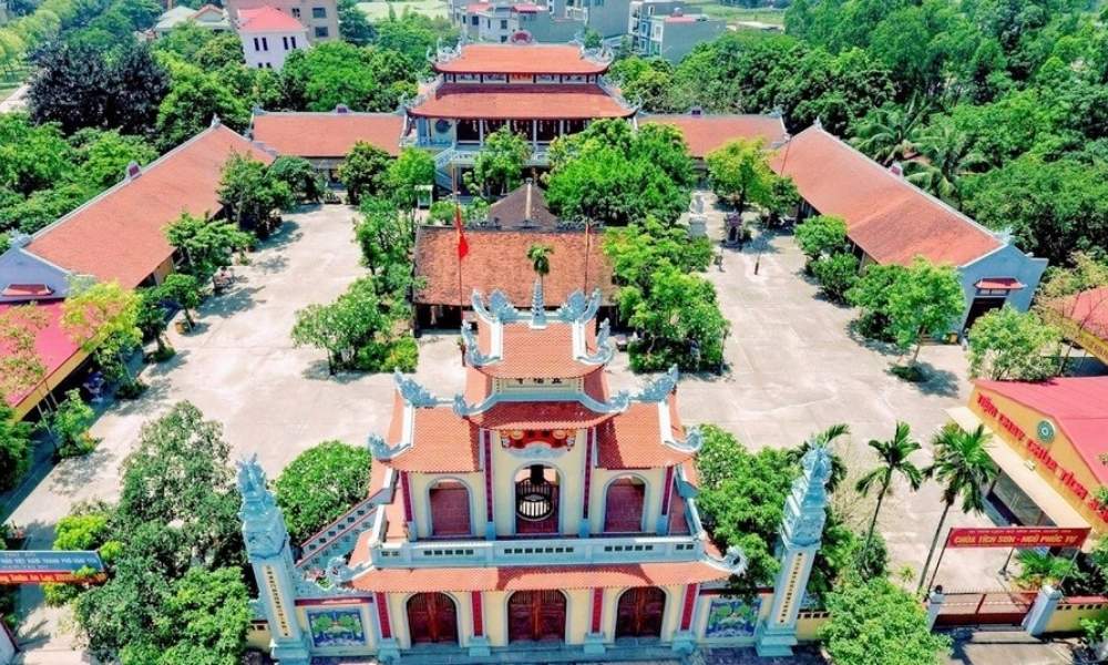 Chùa là một trong những điểm đến tâm linh quan trọng của người dân và du khách thập phương (Ảnh: Sưu tầm internet)