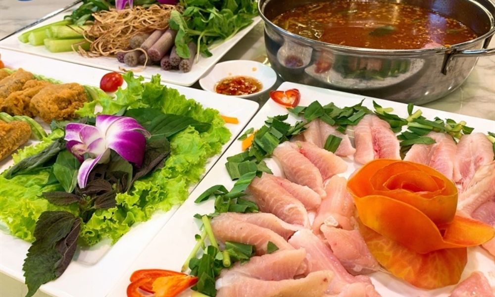 Nên nhai kỹ thức ăn để cảm nhận trọn vẹn hương vị của từng món (Ảnh: Sưu tầm internet)