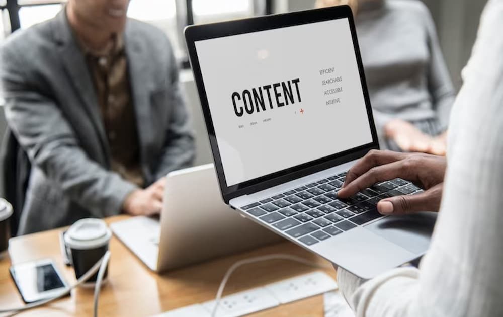 Công việc cộng tác viên viết bài online tại nhà (Ảnh: Sưu tầm Internet)
