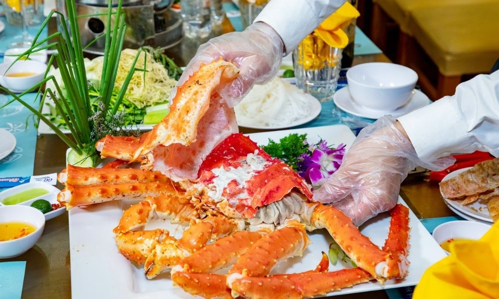 Nhà hàng Giang Ghẹ nhanh chóng chiếm được cảm tình của giới sành ăn hải sản (Ảnh: Facebook Giang Ghẹ Tân Bình)