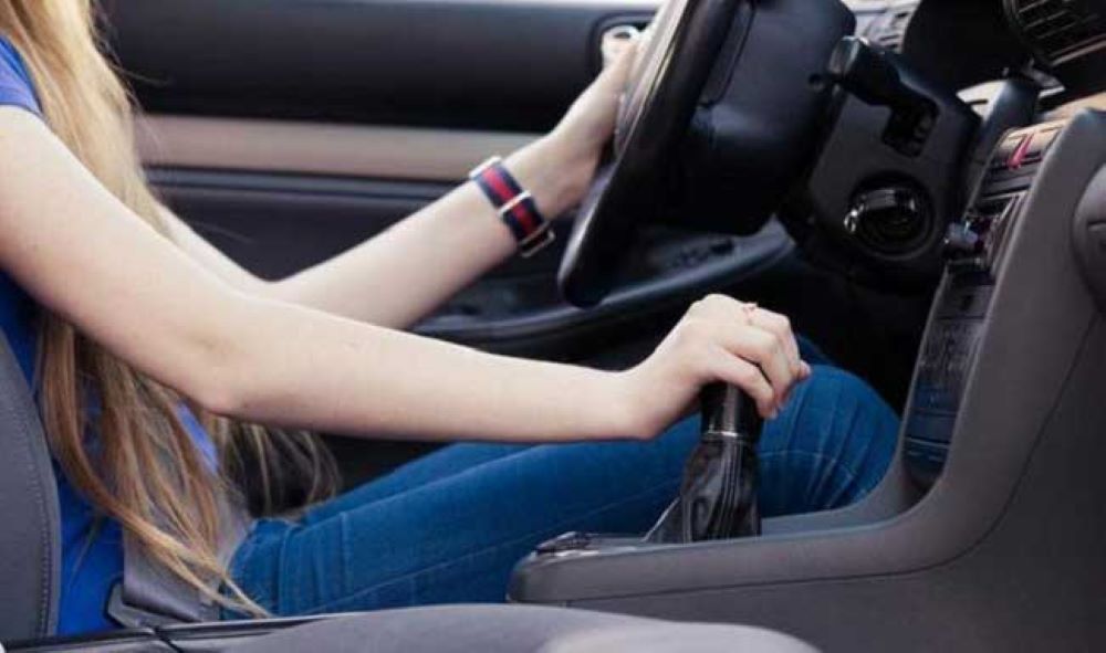 Phụ nữ hiện đại nên học lái xe vì đây là kỹ năng thiết thực giúp cuộc sống trở nên chủ động và linh hoạt