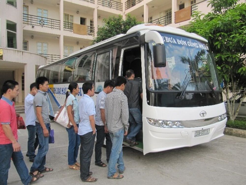 Lái xe cho công nhân viên thì sẽ làm giờ hành chính và có lương cứng