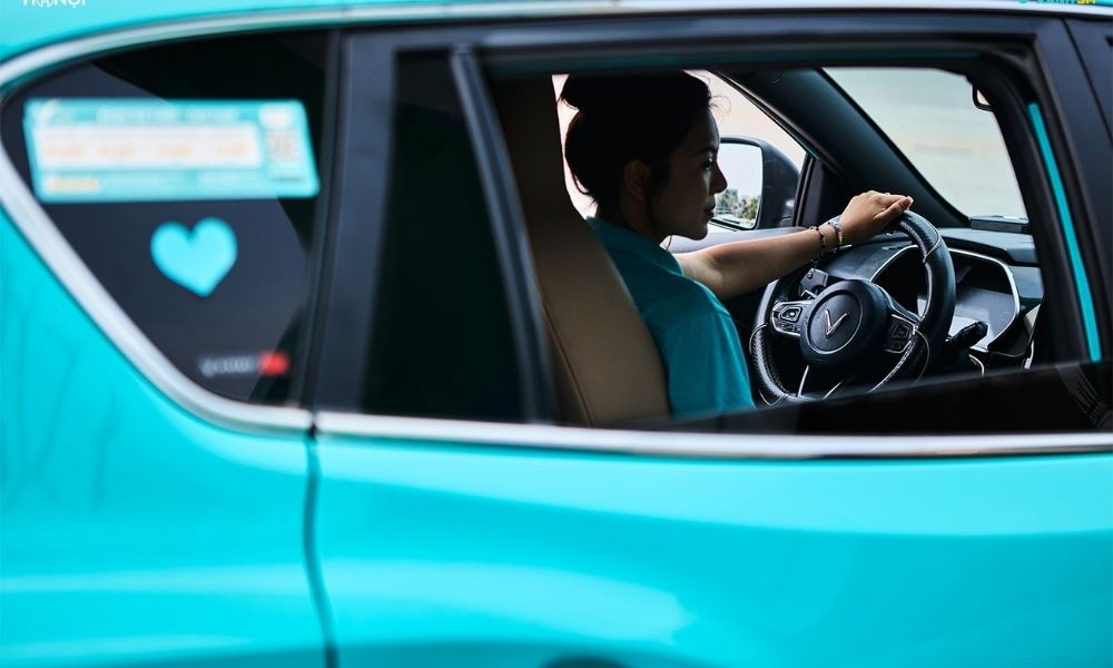 Nghề lái taxi đòi hỏi sức khỏe tốt và tinh thần minh mẫn (Ảnh: Xanh SM)