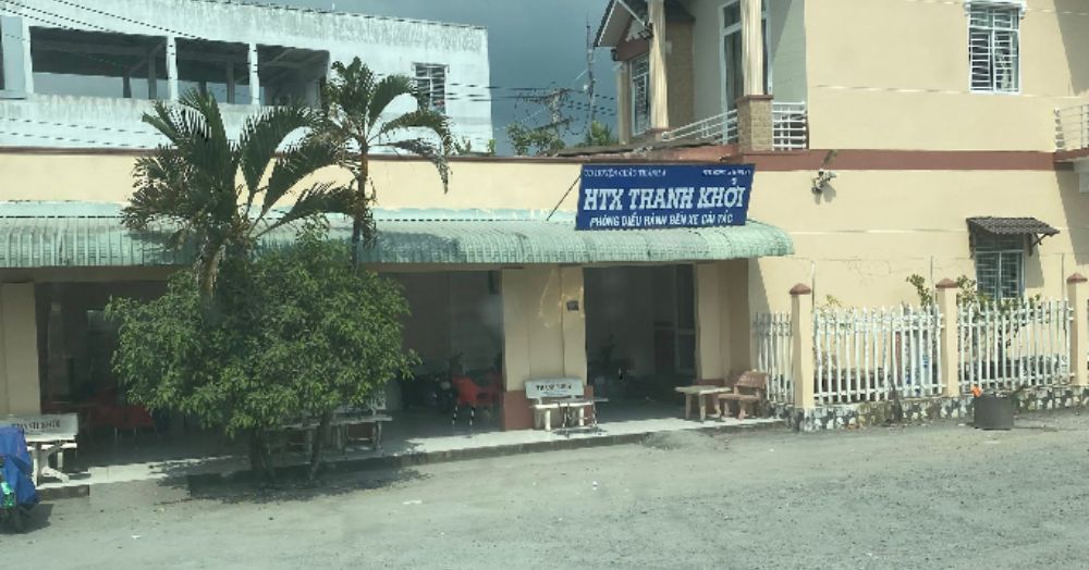 Mua vé tại quầy rất tiện lợi, nhanh chóng (Ảnh: Sưu tầm Internet)